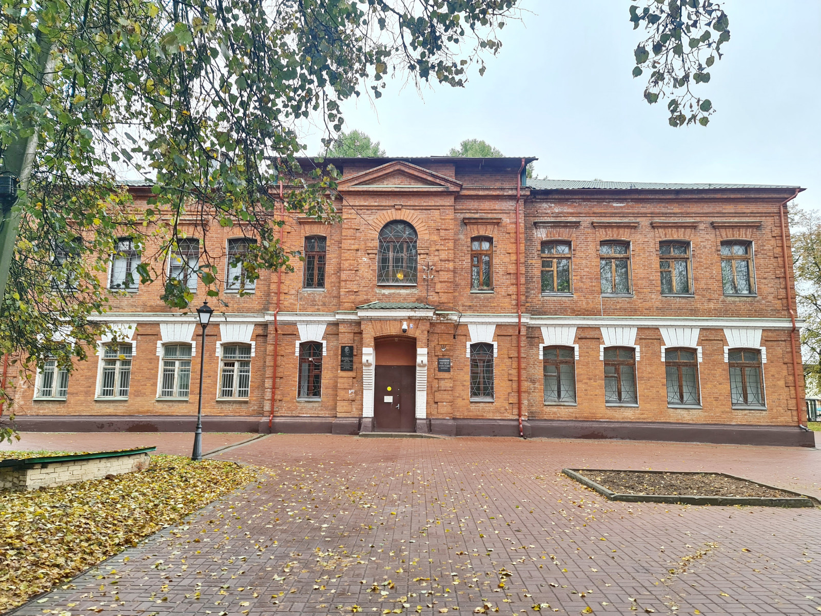 Бывшая сельско-хозяйственная школа, сегодня музей-усадьба Александрово-Щапово